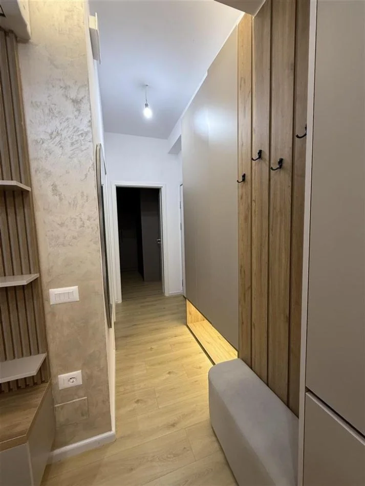 Tirane, jepet me qera apartament 1+1 Kati 7, 68 m² 500 € (Kadiu Mangalem Ali Dem)