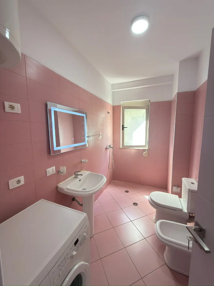 Tirane, shitet apartament 2+1+Ballkon Kati 2, 92 m² 175.000 € 