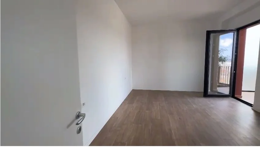 Tirane, jepet me qera zyre Kati 12, 128 m² 850 € (21 Dhjetori)