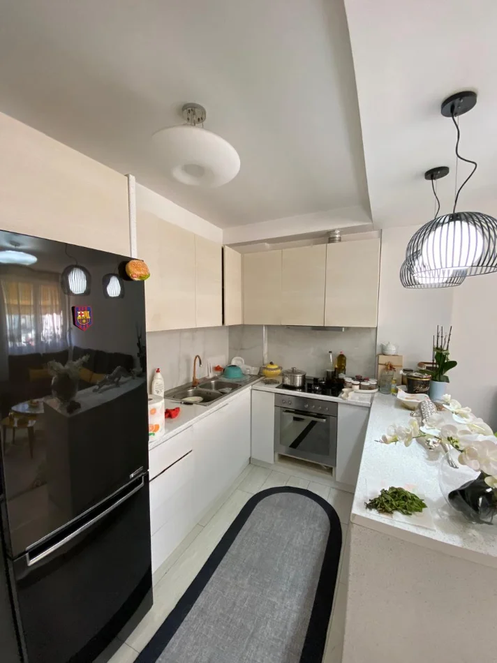 Tirane, shitet apartament duplex 3+1 Kati 8, 139 m² 300.000 € (Rruga e Dibres)