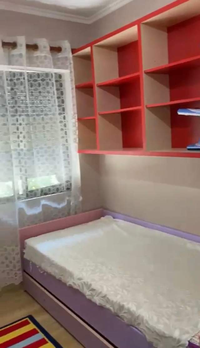 Tirane, jepet me qera apartament 3+1 Kati 2, 90 m² 350 Euro (Sheshi Shtraus)