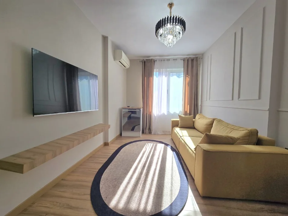 Tirane, jepet me qera apartament 2+1 Kati 5, 850 € 