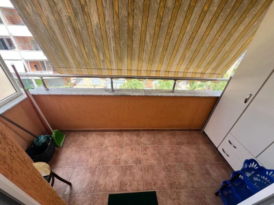 Tirane, jepet me qera apartament 1+1+Ballkon Kati 6, 70 m² 450 € (ASTIR)