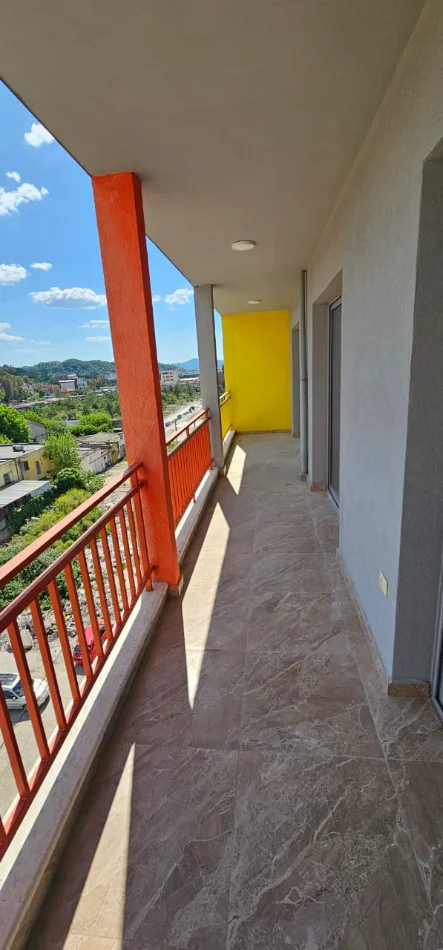 Tirane, jepet me qera apartament 2+1+Ballkon , 128 m² 500 € 