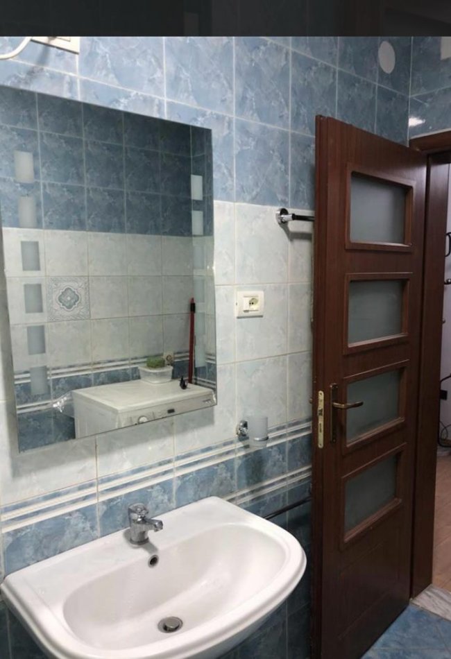 Tirane, jepet me qera apartament 1+1 Kati 2, 65 m² 630 € 