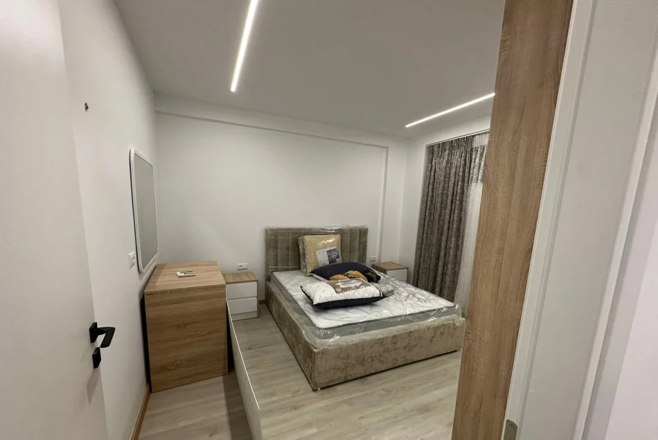 Tirane, jepet me qera apartament 1+1+Ballkon Kati 1, 55 m² 650 € (Zogu i Zi)