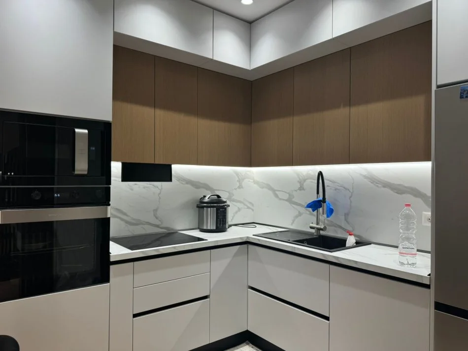 Tirane, shitet apartament 1+1 , 74 m² 178.000 € 