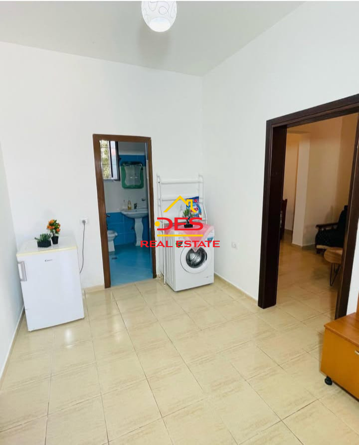 Vlore, jepet me qera shtepi 1+1+Ballkon Kati 0, 80 m² 280 € (Rruga Çamëria)