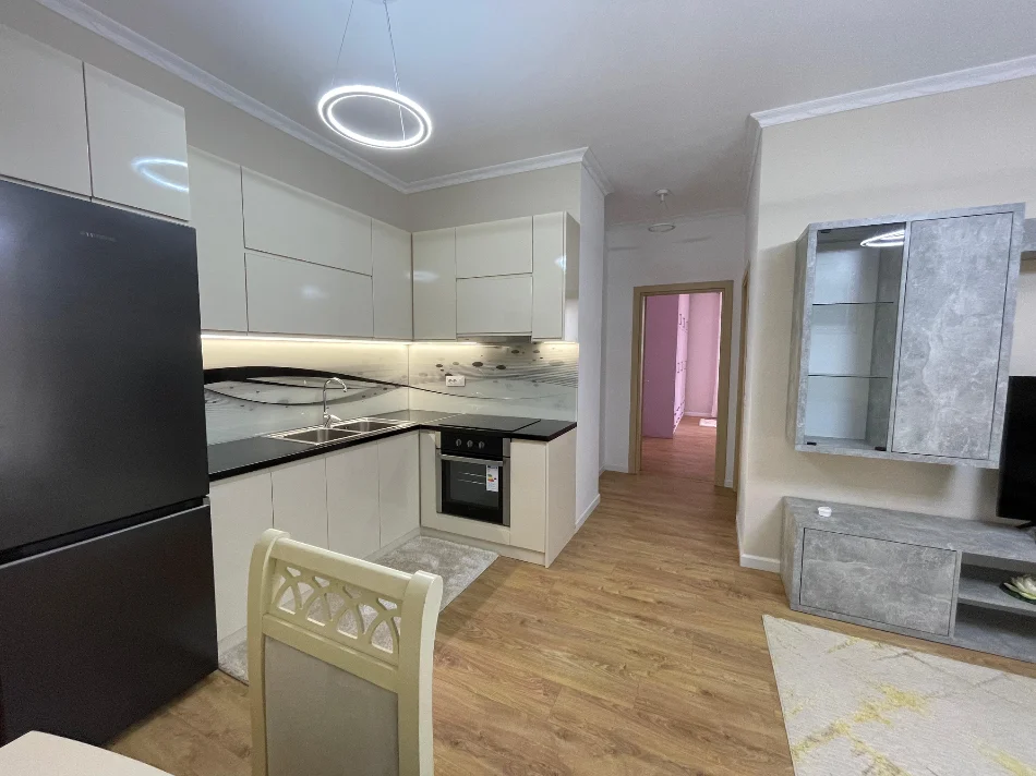 Tirane, jepet me qera apartament 2+1+Ballkon Kati 2, 1 m² 740 € 