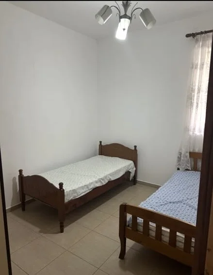 Tirane, jepet me qera apartament 1+1 Kati 1, 78 m² 300 € (Triga Havzi Nela)
