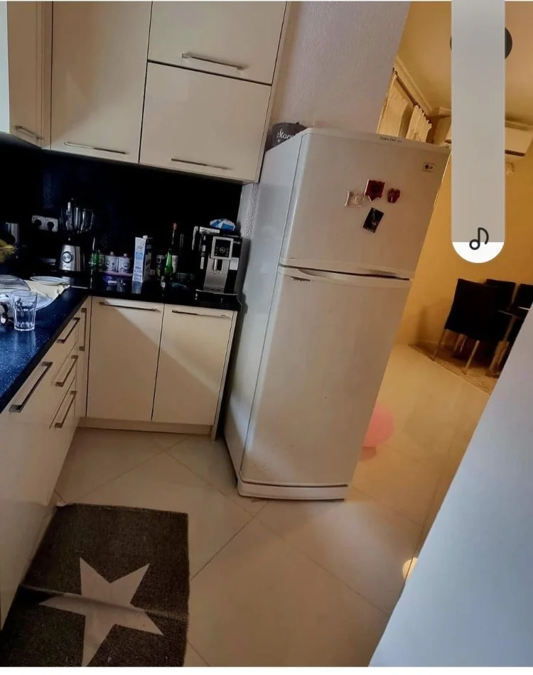 Tirane, jepet me qera apartament 3+1 Kati 2, 100 m² 850 € (rruga e kavajes)