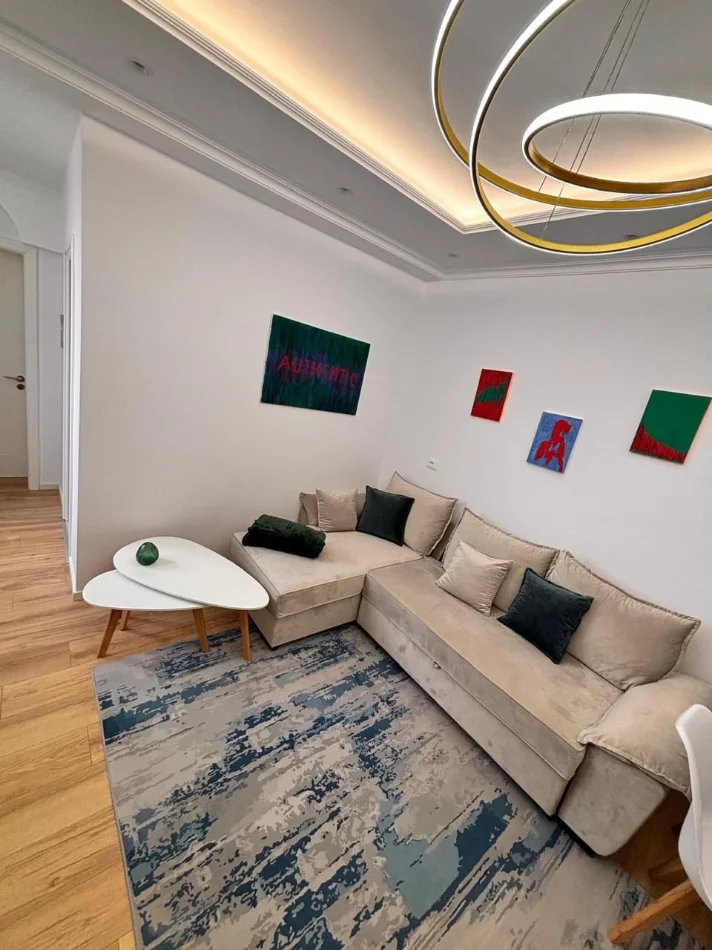 Tirane, jepet me qera apartament 1+1 Kati 7, 60 m² 550 € (Zogu i Zi perballe Le Bon)