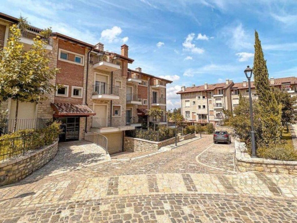 Tirane, shitet Vile 3 Katshe, Kati 0, 495 m² 499,000 € (“Secret Garden” Residences TEG)