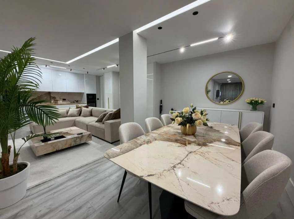 Tirane, jepet me qera apartament 2+1 Kati 6, 140 m² 2.300 € 