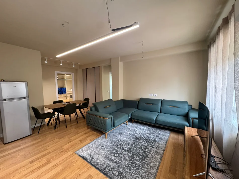 Tirane, jepet me qera apartament 2+1 Kati 2, 100 m² 1.100 € (Rruga e Durresit)