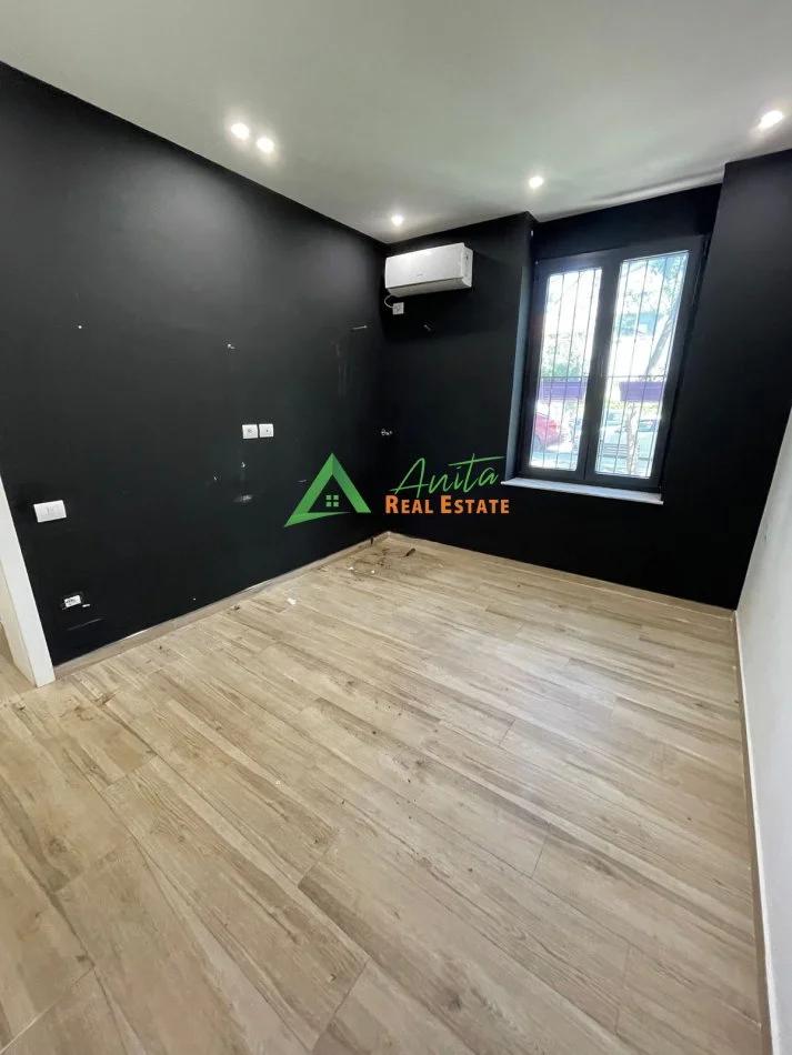 Tirane, jepet me qera ambjent biznesi Kati 1, 50 m²  70 000 Leke (Stadiumi Dinamo)