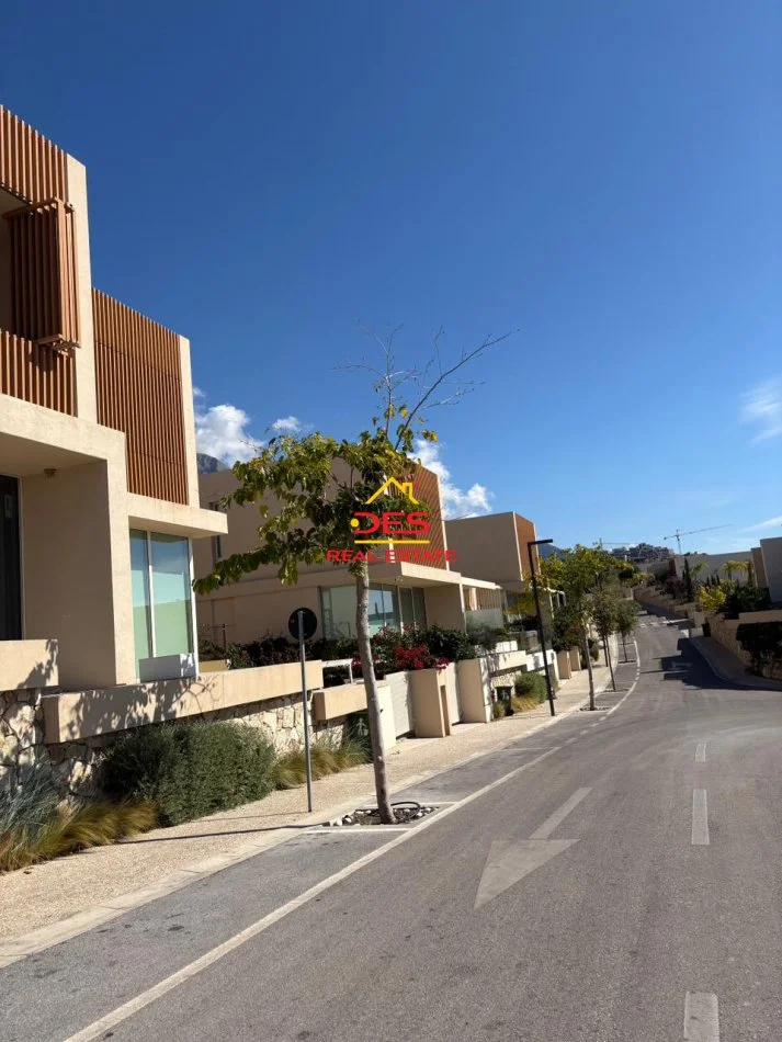 Dhermi - Palase, shitet Vile , 1.500.000 € (Palasë)