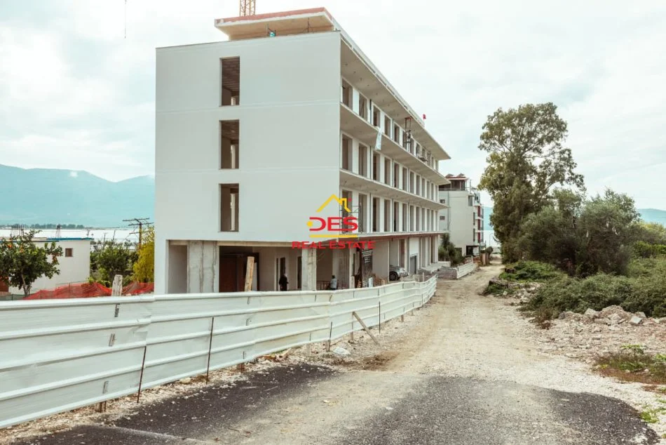 Radhime - Orikum, shitet apartament 1+1+Ballkon Kati 2, 56 m² (Radhimë)