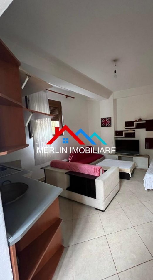 Tirane, jepet me qera apartament 1+1 Kati 1, 40 m² 300 € (RRUGA CESK ZADEJA)