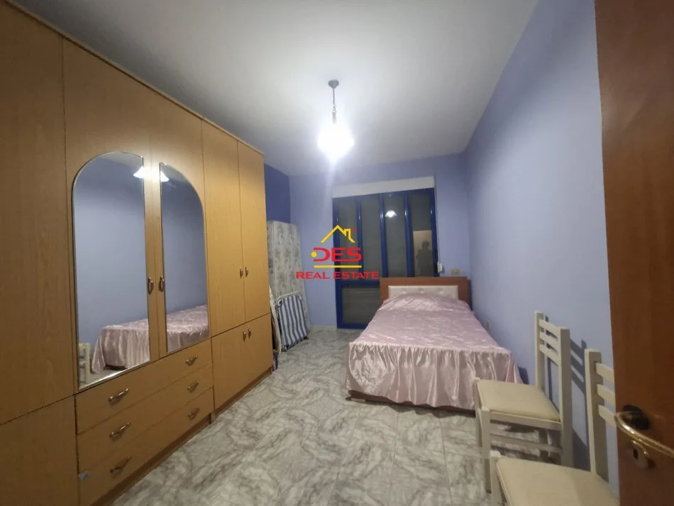 Vlore, jepet me qera apartament 3+1+Ballkon Kati 2, 120 m² 550 € (Rruga Sadik Zotaj)