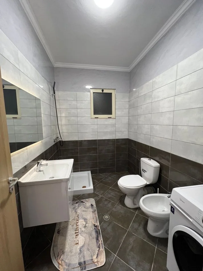 Tirane, shitet apartament 2+1+Ballkon Kati 7, 98 m² 143.000 € (Loni Ligori)