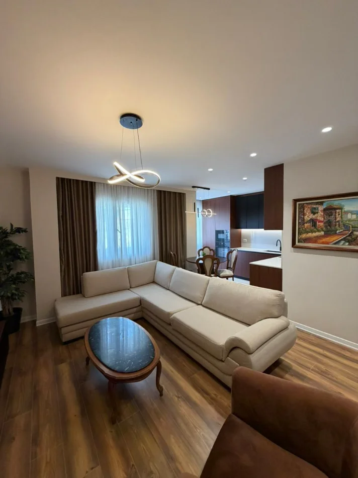 Tirane, shitet apartament 2+1+Aneks+Ballkon Kati 4, 102 m² 250.000 € (rruga mine peza)