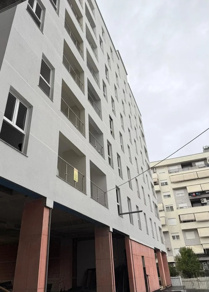Tirane, shitet apartament 1+1+Ballkon Kati 1, 75 m² 235.000 € (Kika 2)