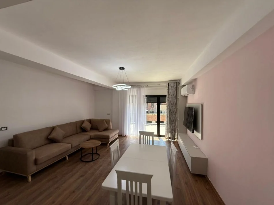 Tirane, jepet me qera apartament 1+1 Kati 2, 70 m² 600 € (rruga zallit)