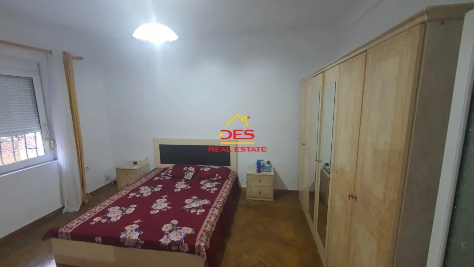 Vlore, shitet apartament 2+1+Ballkon Kati 2, 76 m² 93.000 € (Rruga 7 Nëntori)