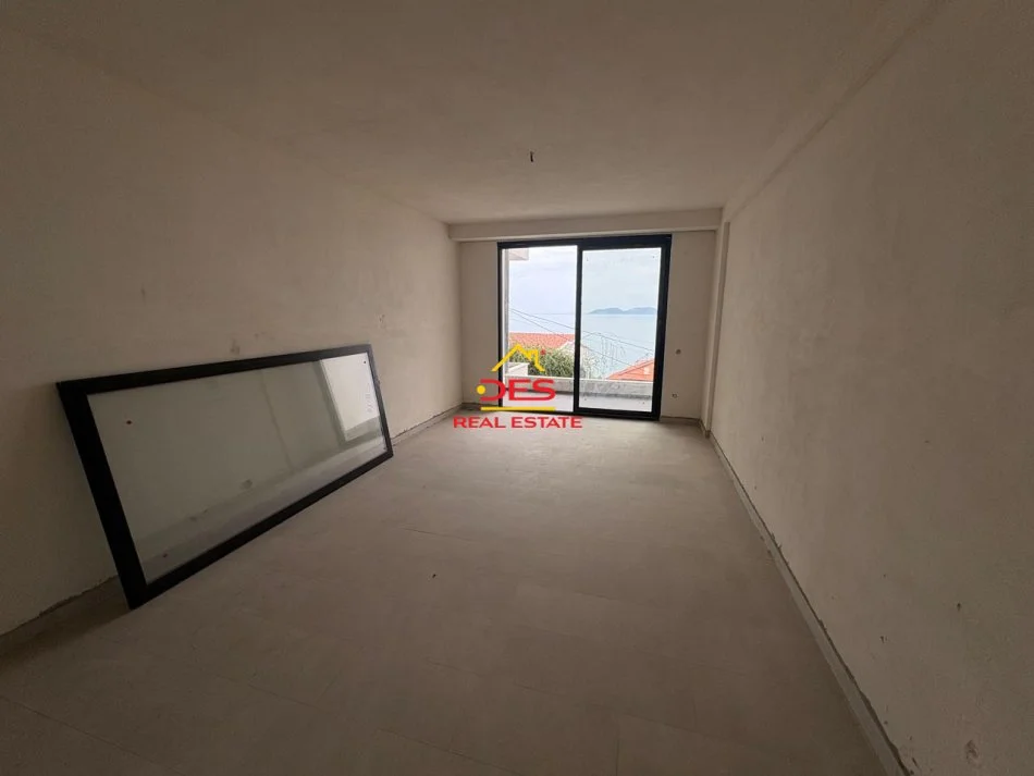 Vlore, shitet apartament 1+1+Ballkon Kati 2, 81 m² (Rruga Dhimitër Konomi)