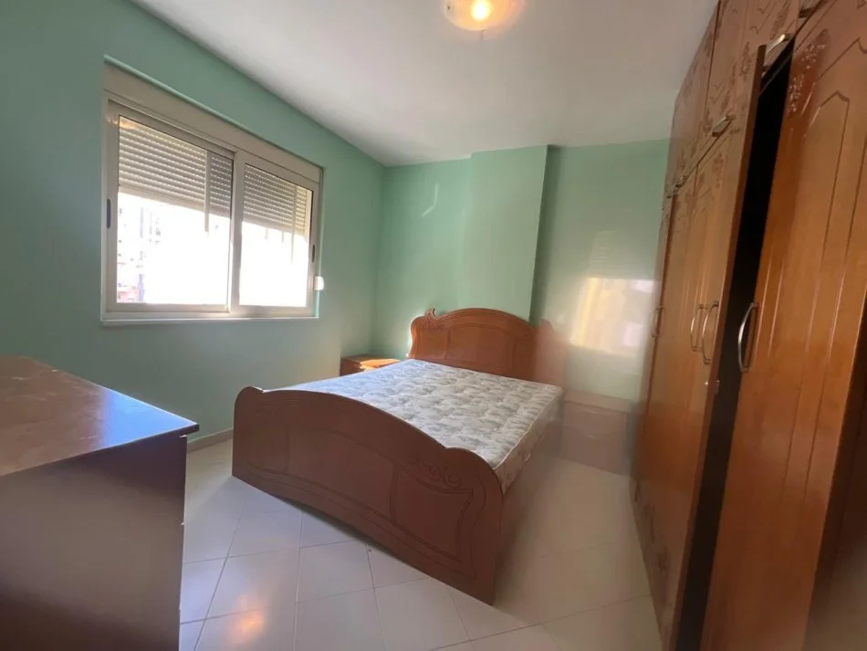 Durres, shitet apartament 1+1+Aneks+Ballkon Kati 3, 65 m² 68.000 € (Shkembi i kavajes)