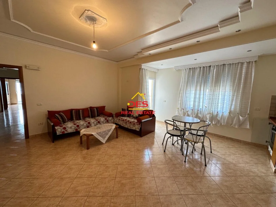 Vlore, shitet apartament 2+1+Ballkon Kati 2, 102 m² 320.000 € (Rruga Murat Tërbaçi)