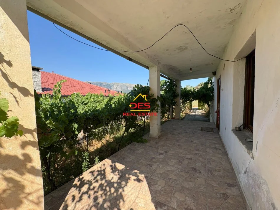 Vlore, shitet shtepi 3+1+Ballkon Kati 0, 92 m² 55.000 € (Kotë, Vlorë)