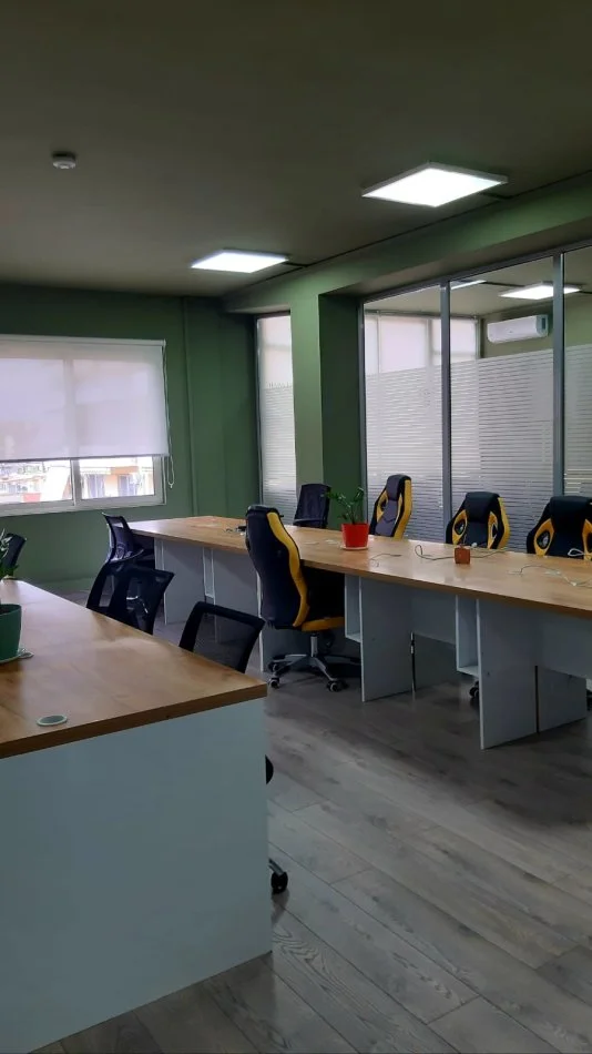 Tirane, jepet me qera ambjent biznesi , 290 m²