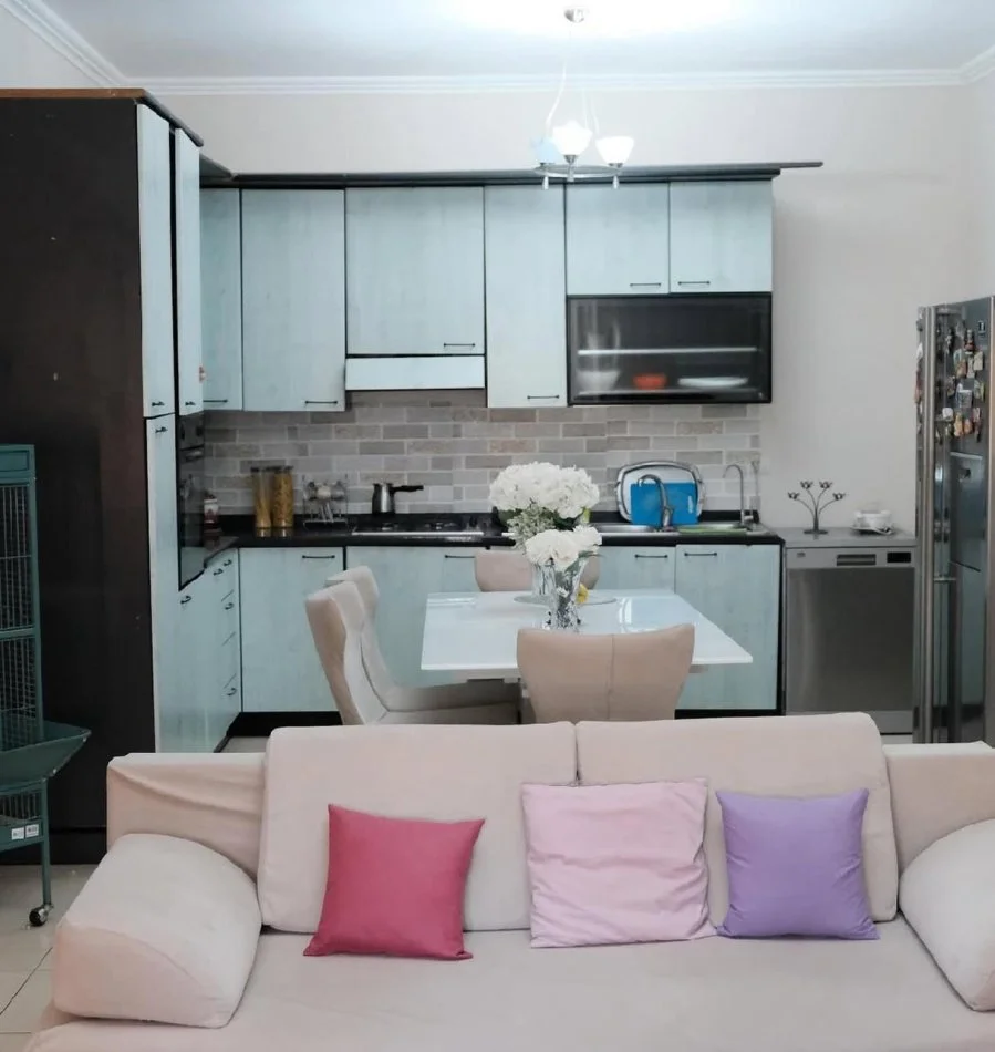 Vlore, jepet me qera apartament 2+1+Ballkon Kati 7, 101 m² 450 € (Conad)