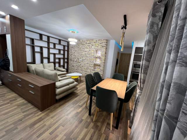 Tirane, jepet me qera apartament 2+1 Kati 4, 95 m² 600 Euro (Kopshti Botanik)