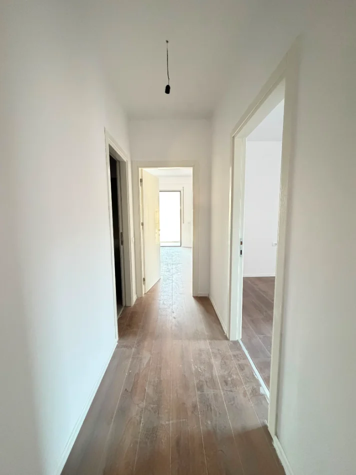 Tirane, shes apartament 2+1+Ballkon Kati 4, 99 m² 282.000 € (Xhamlliku) MLS # 530581001-94
