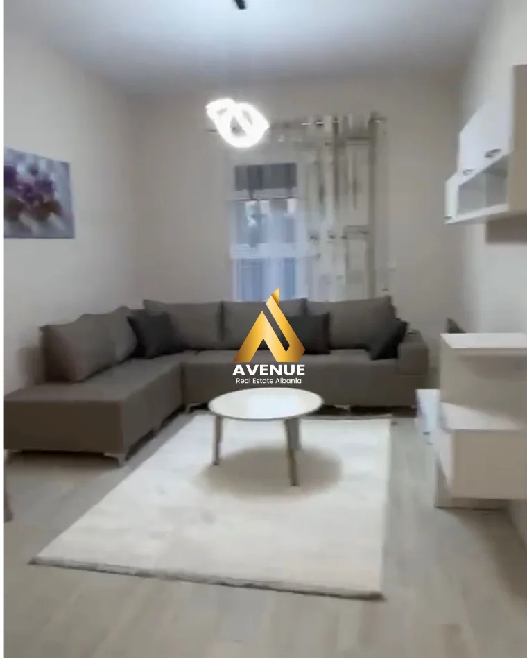 Tirane, jepet me qera apartament 1+1+Ballkon Kati 5, 65 m² 500 € (Rruga Sokrat Miho)