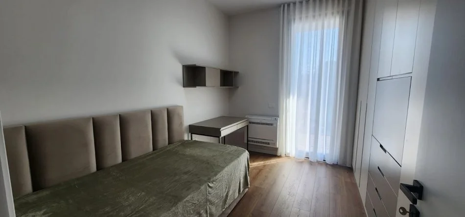 Tirane, jepet me qera 2+1+Ballkon Kati 5, 100 m² 1.800 € (tek Rruga e Kosovareve)