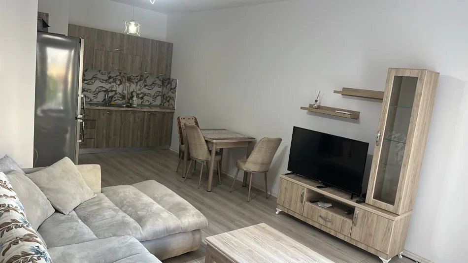 Tirane, jepet me qera apartament 1+1 Kati 4, 85 m² 500 € (5 Maji mbrapa Concord Center)