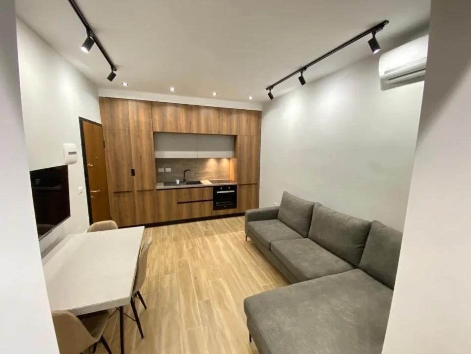 Tirane, jepet me qera apartament 1+1 Kati 3, 45 m² 450 € (Rruga sander prosi)