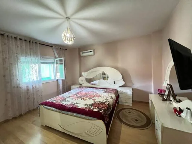 Tirane, shitet apartament 3+1 Kati 4, 125 m² 225.000 Euro (KOMUNA E PARISIT)