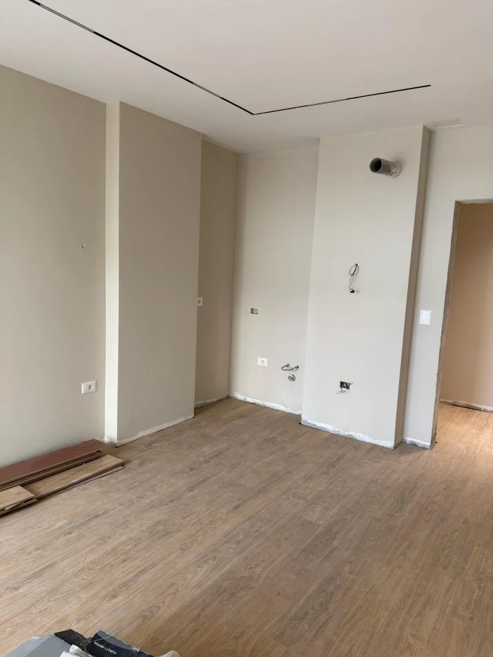 Tirane, jepet me qera apartament 1+1+Ballkon Kati 3, 65 m² 600 € (Zogu i Zi)