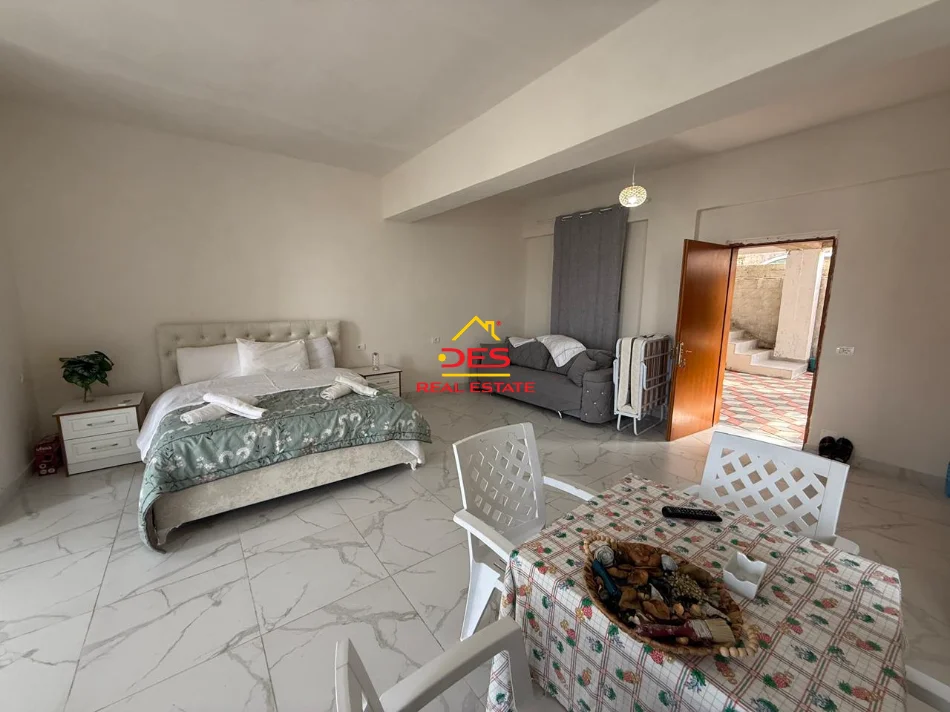 Vlore, jepet me qera apartament Kati 0, 45 m² 250 € (Rruga Dhimitër Konomi)
