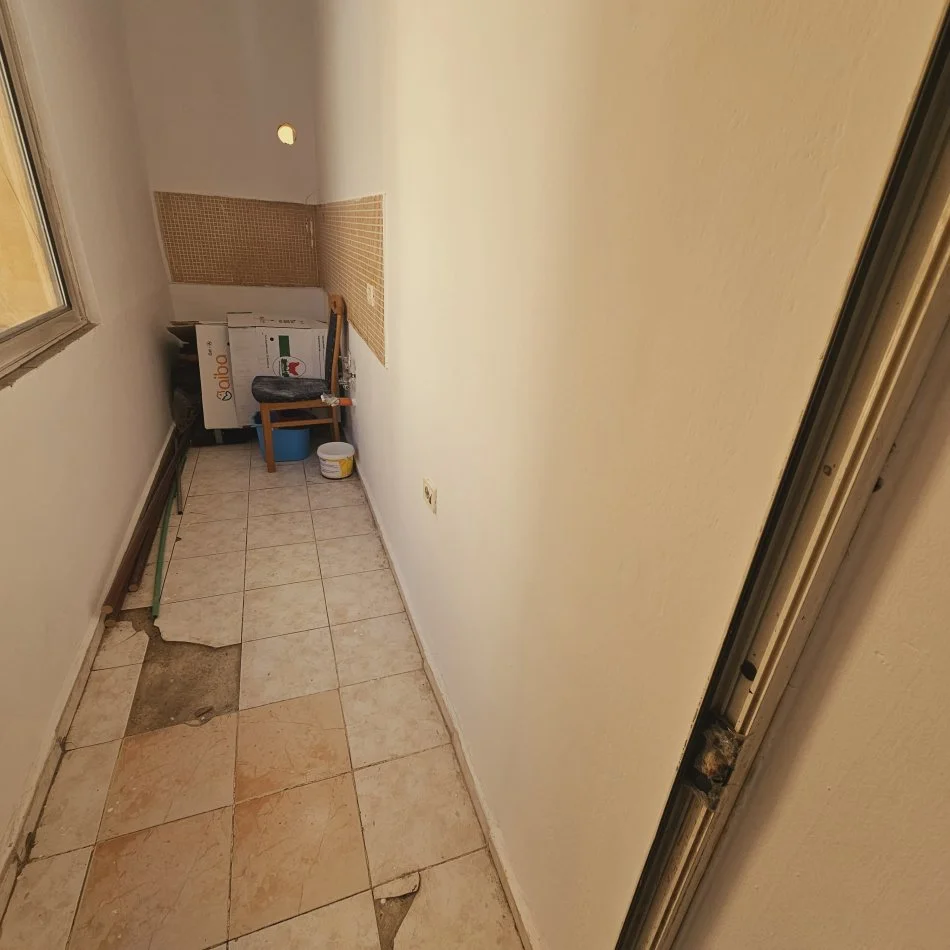 Tirane, shitet apartament 2+1+Aneks+Ballkon Kati 4, 93 m² 135.000 € (Bulevardi Zhan Dark)