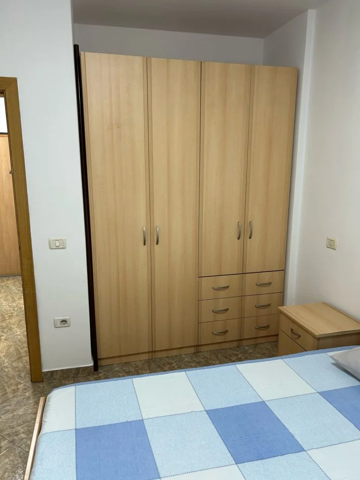 Tirane, jepet me qera apartament 1+1+Ballkon Kati 5, 57 m² 550 € (Bulevardi Gjergj Fishta)