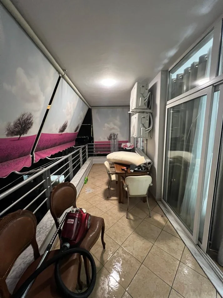 Tirane, jepet me qera apartament 1+1+Ballkon Kati 7, 67 m² 700 € (Komuna e Parisit)