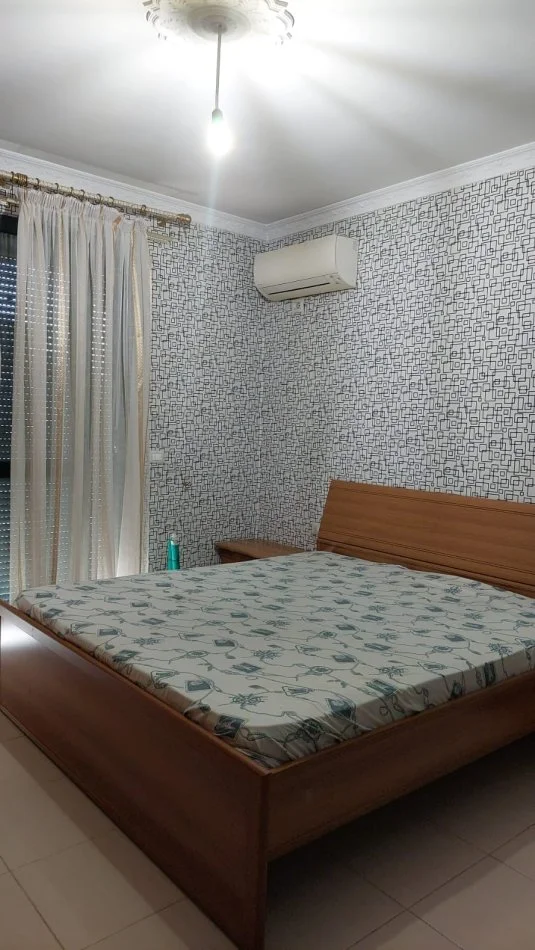 Tirane, jepet me qera apartament 2+1+Ballkon Kati 2, 95 m² 500 € (Kodra e diellit , te teqe eleonora)