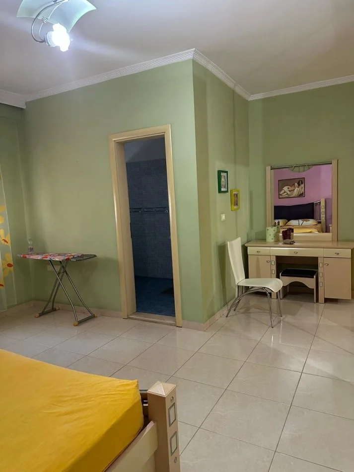 Vlore, jepet me qera apartament 2+1+Ballkon Kati 3, 117 m² 500 € (Perball me kopshtin Binjaket, Kali i Trojes, Vlore) rv46736