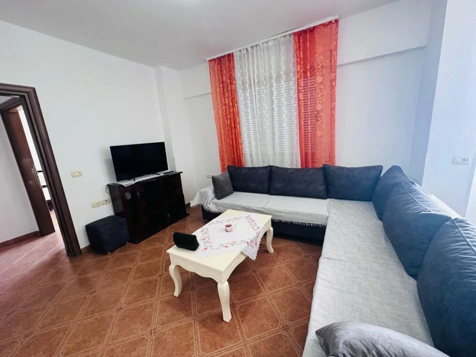 Tirane, jepet me qera apartament 2+1+Ballkon Kati 10, 90 m² 600 € (Rruga e Kavajes , prane Globe)